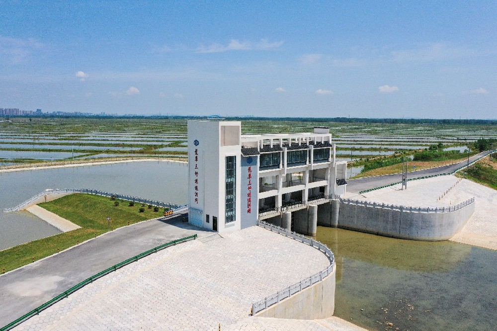荒草圩进退洪闸侧面